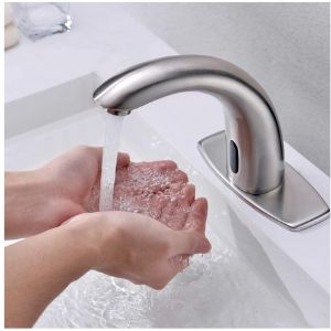 Freeyer touchless bathroom faucet